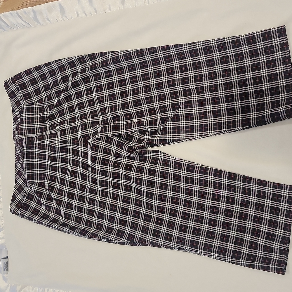 Burberry Black and White Plaid Capris